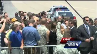 Watch President Obama's arrival aboard Air Force One