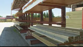 Home projects during pandemic cause lumber shortage