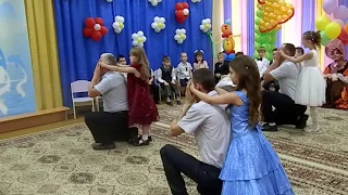 Танец пап и дочек в садике. Иркутск Dance Маленькая дочка подрастает)))