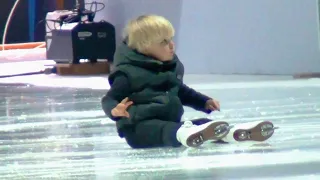 First Steps on Ice. Sasha Plushenko, 2 years.  5.01.2015