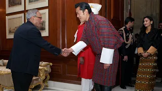 King Jigme Khesar Namgyel Wangchuck of Bhutan called on President Mukherjee at Rashtrapati Bhavan