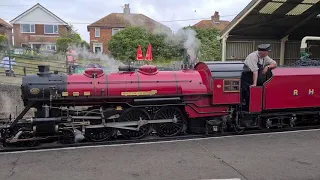 Trains for kids. Little steam trains. Romney Hythe & Dymchurch Railway #trainsforkids #steamtrains