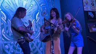 Molly Tuttle Grimey’s In-Store - El Dorado w/Kyle Tuttle & Bronwyn Keith-Hynes (8-15-23)