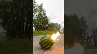 Super Experiment 1000 Sparklers vs watermelon