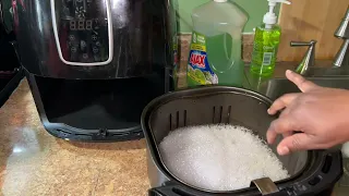 I tried the Airfryer Cleaning Hack. TikTok makes me do it 🤣🤣🤣