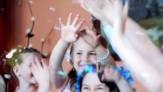 Праздник мыльных пузырей в детском саду.