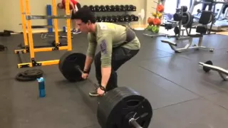 18Year old deadlifts 500lbs