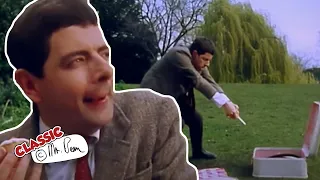 A Day at the Park with Mr Bean | Mr Bean Funny Clips | Classic Mr Bean