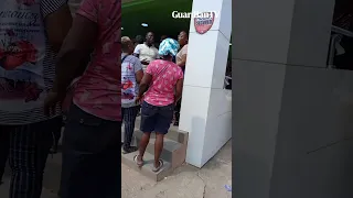 Nigerians fight dirty at ATM points, banks to withdraw new Naira notes