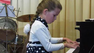 Юный талант игры на фортопиано Новодружеска Луганской области