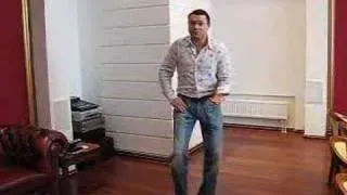 Андрей Носков танцует чечетку