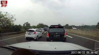 Indonesia bad driving compilation: TOLL ROAD EDITION, July 2017 [5]