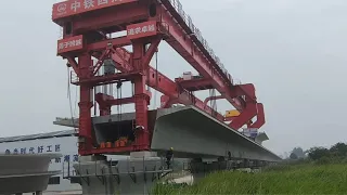 Erection of 900 tonnes of high-speed rail box girders