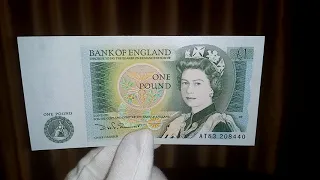 Банкнота Англии 1 фунт 1982 года / England one pound 1982 banknote