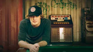 Tucker Beathard – Fight Like Hell [2016 Version]