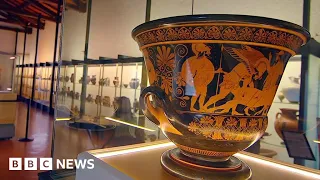 Hunting for Italy’s stolen art - BBC News