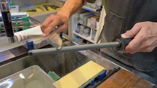 Razorsharp Exclusive Sharpening Lesson 101 - How to Use a Sharpening/Honing Rod Effectively