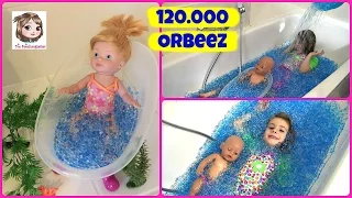 120.000 ORBEEZ in der Badewanne - Hannah und BABY born baden in Wasserperlen