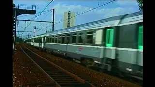 フランス　パリ郊外を走る　EL牽引の旅客列車