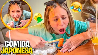 ELA PROVOU COMIDA JAPONESA PELA PRIMEIRA VEZ | Anna Julia Fiorini