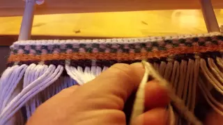 Twined weaving - how to do twined weft patterns