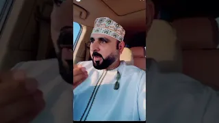 المعلق خليل البلوشي يقف بجانب محمد أبو تريكة بعد الهجوم عليه