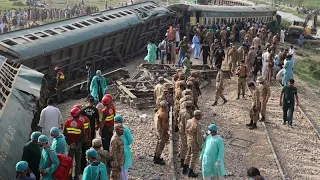 Déraillement d'un train au Pakistan: au moins 28 morts