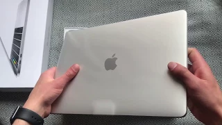 MacBook Pro 13" (Touch Bar) SILVER Unboxing