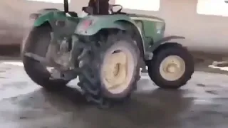 Шумахер бо трактор