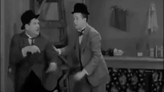 Laurel & Hardy: Pack Up Your Troubles (1932)