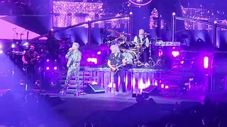 Queen+Adam Lambert I want to break free. Live in Detroit