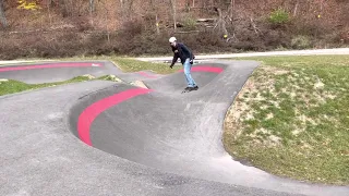 Longboarding pump track