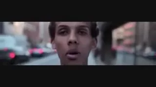 Stromae - Alors on danse (official vidéoclip   Lyrics) Haut du clip seulement