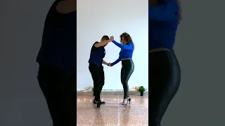 PASITOS DI BACHATA IN ASSOLO E IN COPPIA | Lezione Bachata #shorts