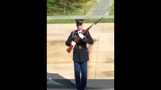 Show respect @ The Tomb of the Unknown Soldier