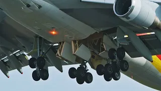 Boeing 747 Landing Gear Mechanism (slow mo)