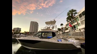 Boston Whaler 405 Conquest Walkthrough