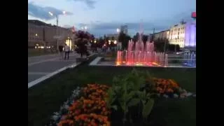 Ночные фонтаны в центре Казани