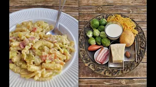 One-pot pasta with potatoes, Brussels sprouts and pancetta. One-pot meals. Easy recipe.