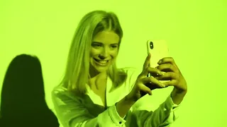 Research Why Women Take Sexy Selfies