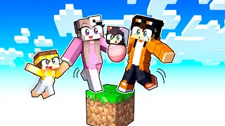 FAMÍLIA SOBREVIVENDO em APENAS UM BLOCO no MINECRAFT!