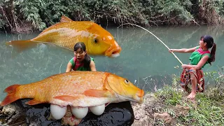 Smart Girl's Skills Fishing Catch Big Red Carp At The River - Cooking Red Fish With Eggs
