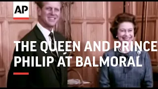 THE QUEEN AND PRINCE PHILIP AT BALMORAL - 1977