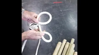 Echelle de corde avec noeud de cabestan