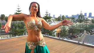 BELLY DANCE ARMS AND HANDS – 8 TIPS TO IMPROVE YOUR BELLY DANCE ARMS
