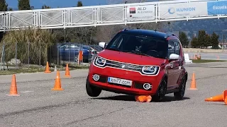 Suzuki Ignis 2017 - Maniobra de esquiva (moose test) y eslalon | km77.com