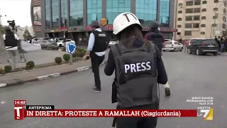 Cisgiordania, lacrimogeni contro i manifestanti. L'inviata fatica a parlare. Il video