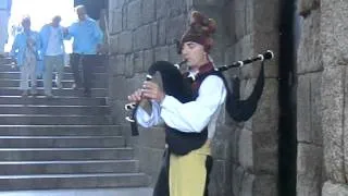 Glician gaita (bagpipe of Galicia) player at Santiago De Compostela (サンティアゴ・デ・コンポステーラ）