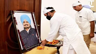 Rahul Gandhi pays tributes to Punjabi singer Sidhu Moosewala in Mansa