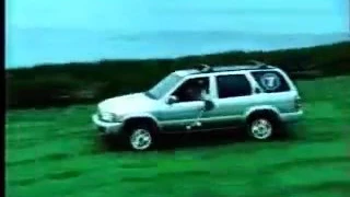 Nissan Pathfinder Polo Commercial - 2000